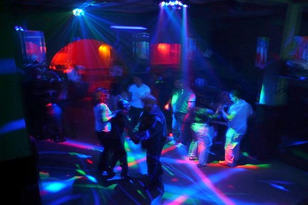 ClubUL Kramer organizeaza petreceri private, zile de nastere si mese festive.